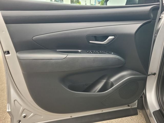 Used 2025 Silver Hyundai SEL image 18