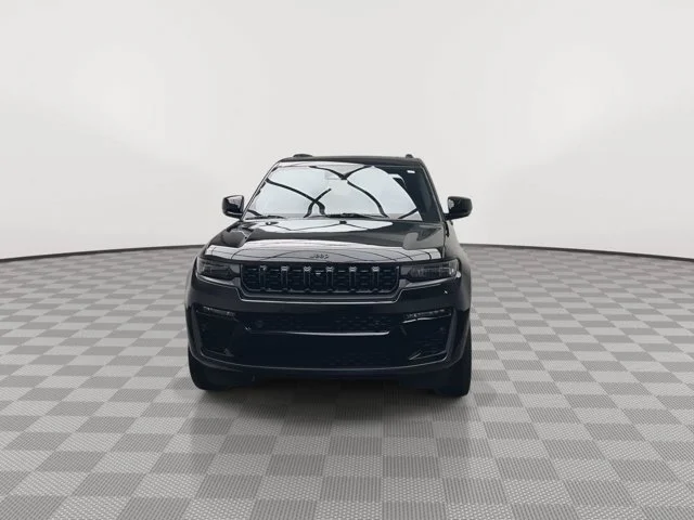Used 2026 Diamond Black Crystal Pearlcoat Jeep Limited Reserve image 38