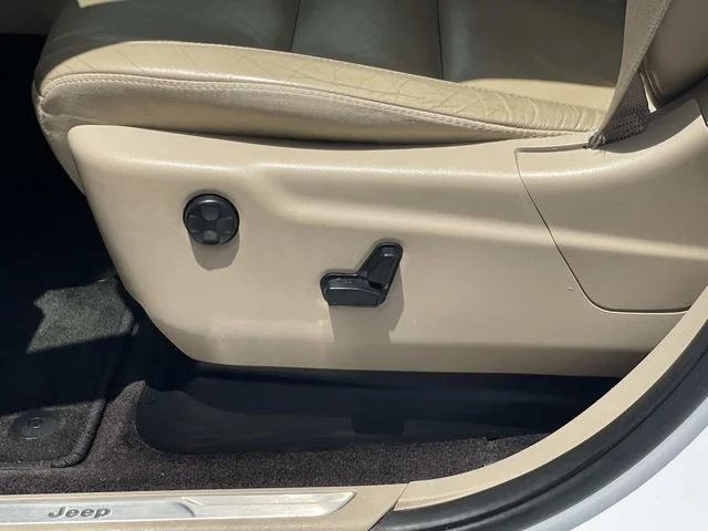 Used 2019 White Jeep Limited image 16