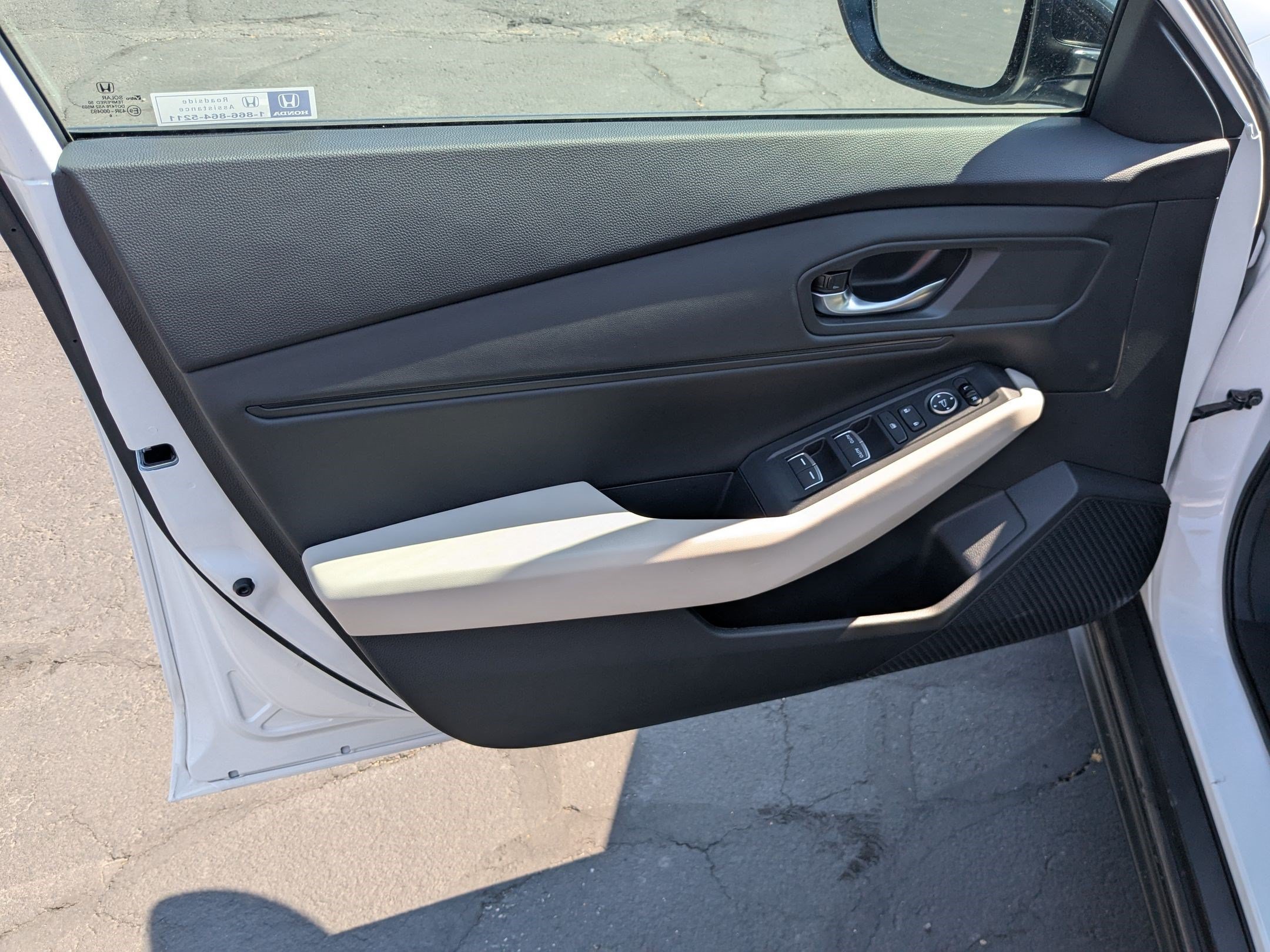 New 2026 Platinum White Pearl Honda SE image 10