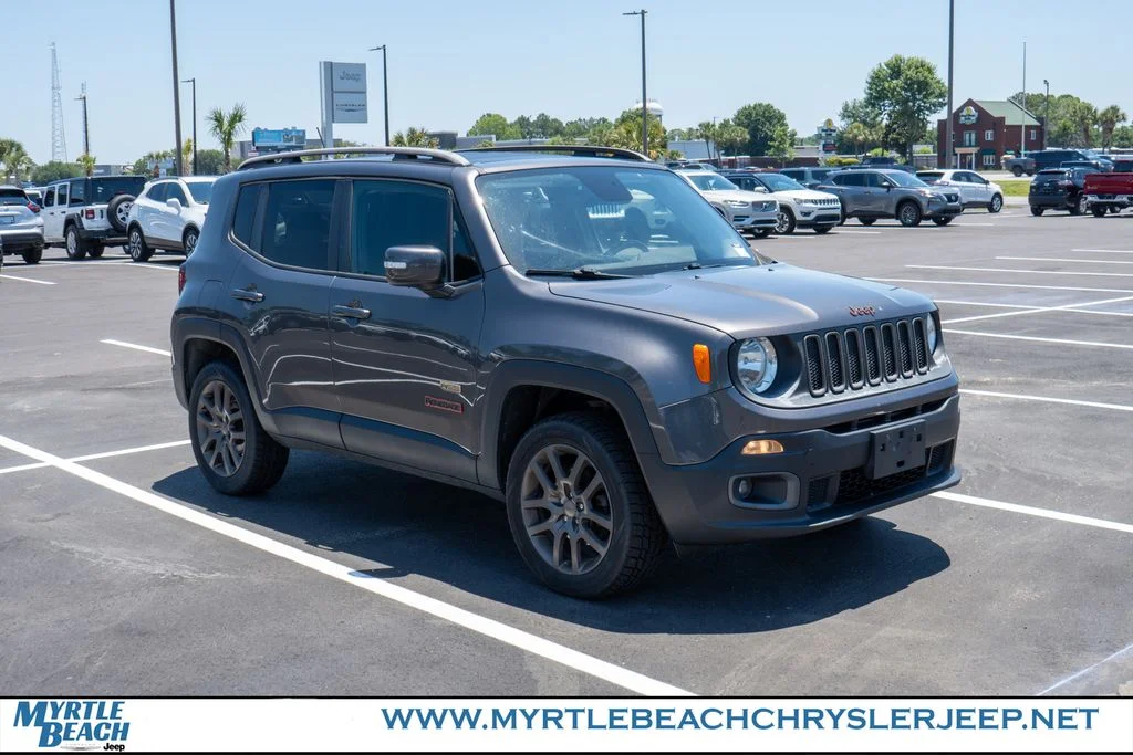 Used 2016 Granite Crystal Metallic Clearcoat Jeep Latitude image 8