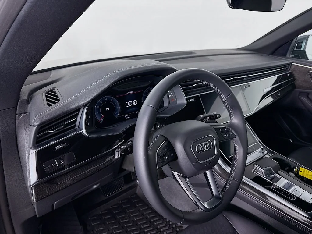 Used 2026 Daytona Gray Pearl Effect Audi 55 Premium Plus image 4