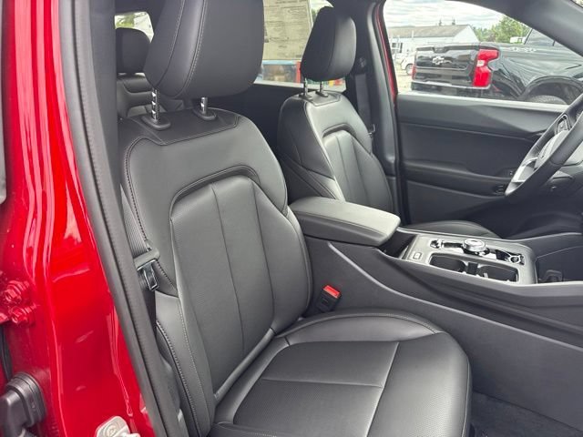 New 2026 Red Hot Pearl-Coat Exterior Paint Jeep Limited image 11