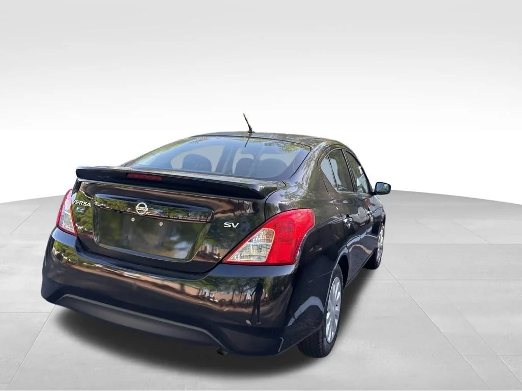 Used 2019 Black Nissan 1.6 SV image 7