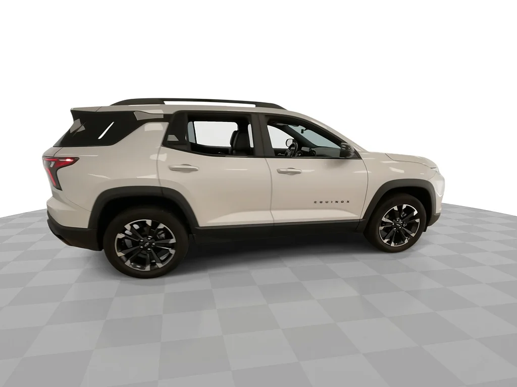 Used 2025 Iridescent Pearl Tricoat Chevrolet RS image 2