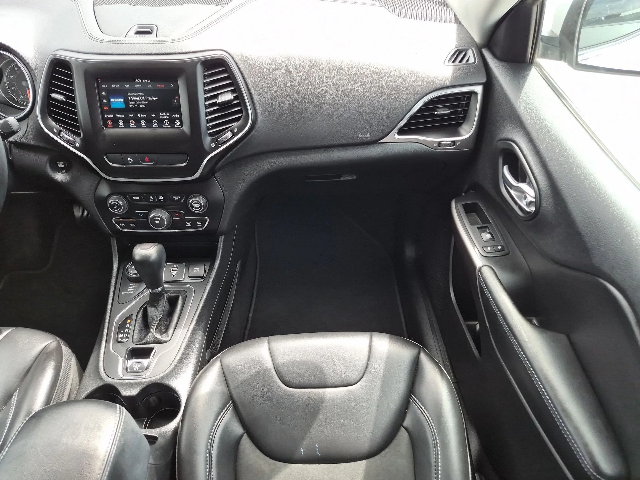Used 2019 Bright White Clearcoat Jeep Latitude Plus image 29