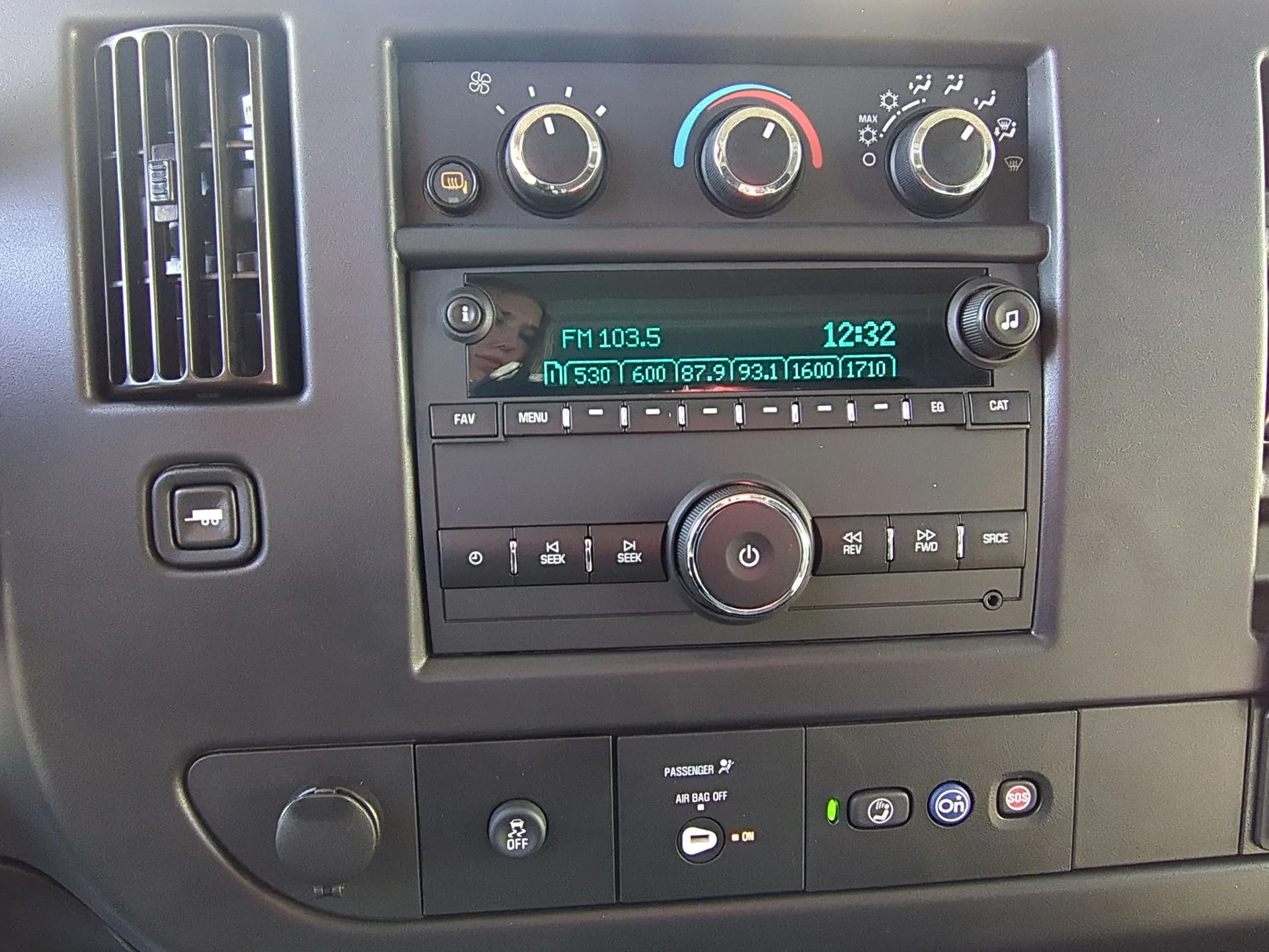 2024 Chevrolet Express Cargo Work Van - Photo 66