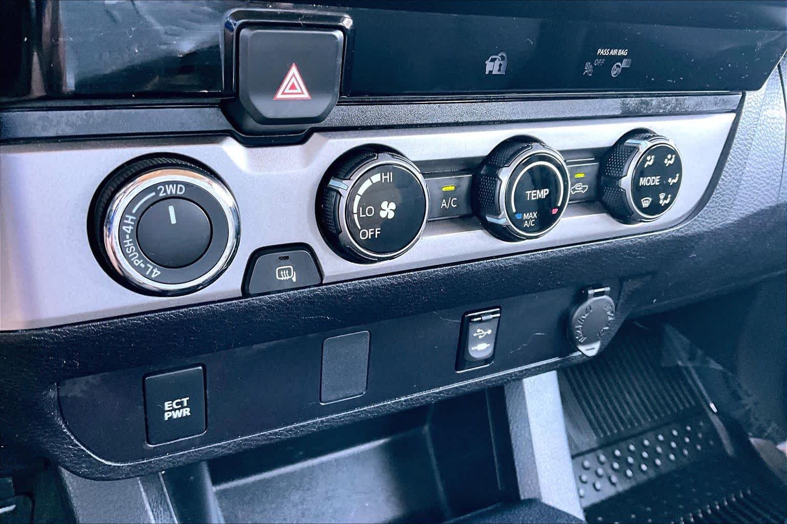 Used 2018 Midnight Black Metallic Toyota SR image 33