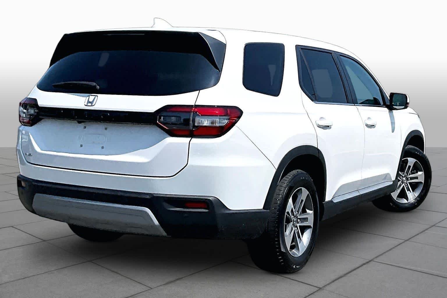 Used 2024 Platinum White Pearl Honda EX-L 8 Passenger image 13