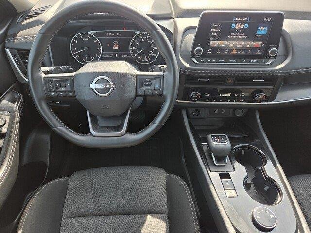Used 2025 Super Black Nissan SV image 24