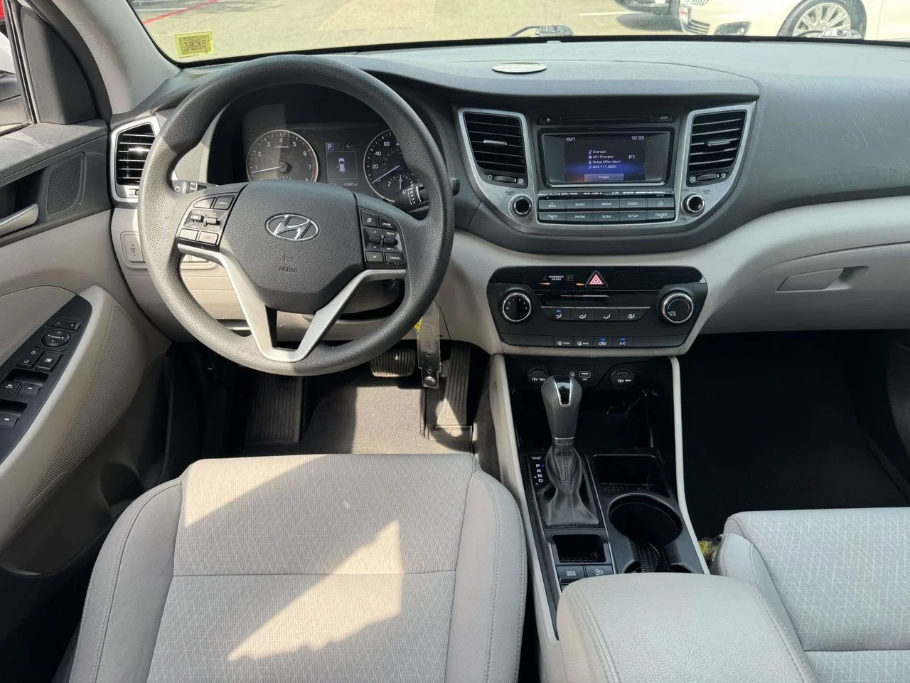 Used 2017 Winter White Hyundai Eco image 20