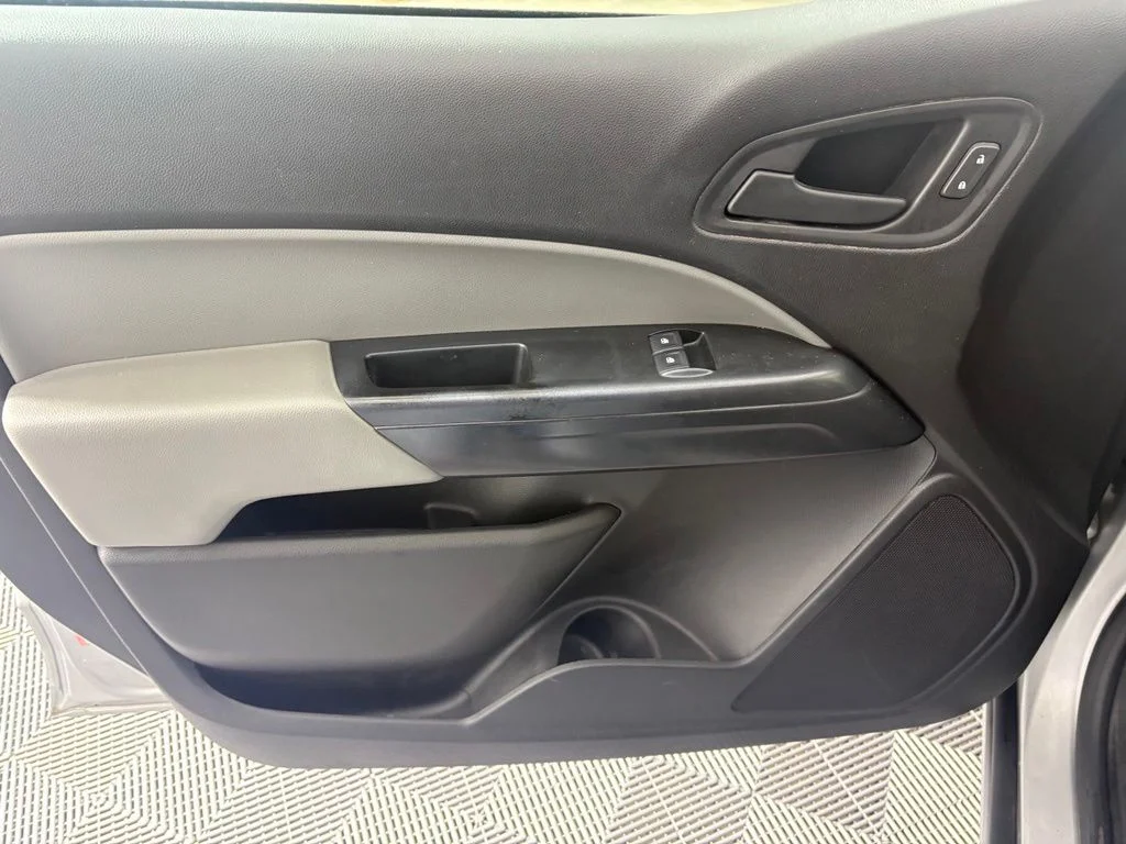 Used 2018 Silver Chevrolet Work Truck image 14