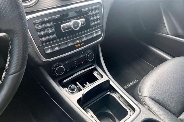 Used 2015 Silver Mercedes-Benz GLA 250 image 24