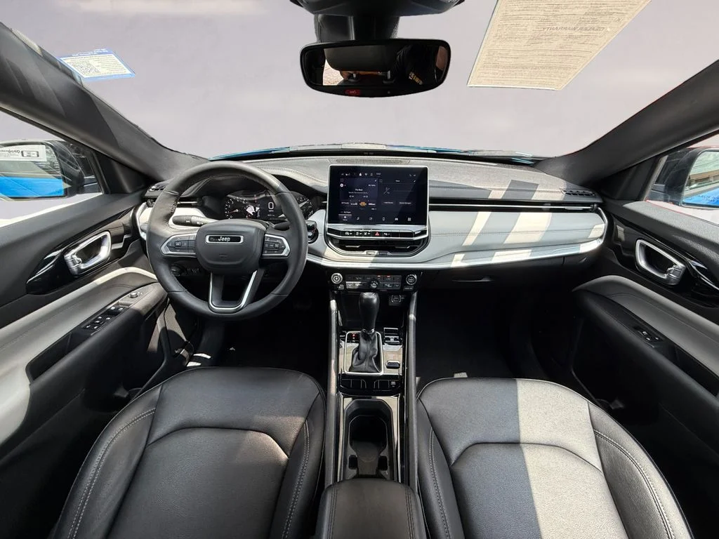 2025 Jeep Compass Limited - Photo 12