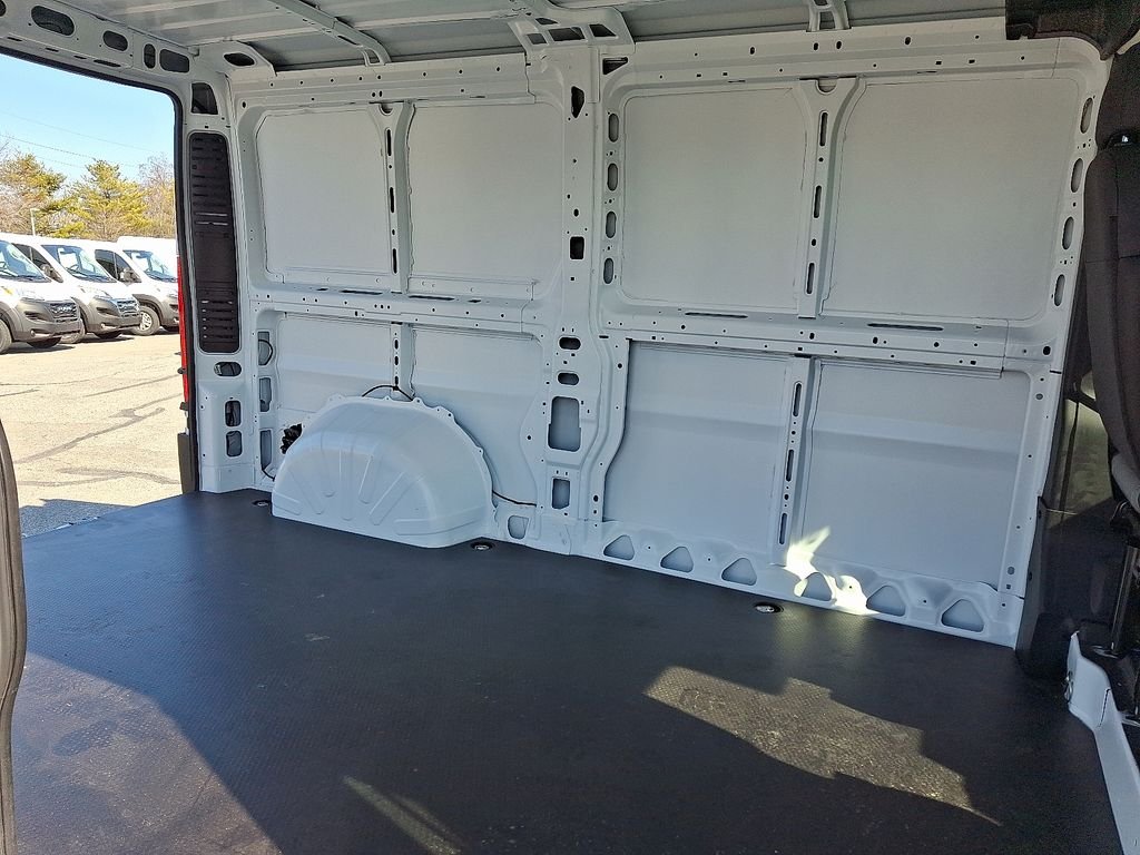 New 2026 Bright White Clearcoat RAM Base image 17