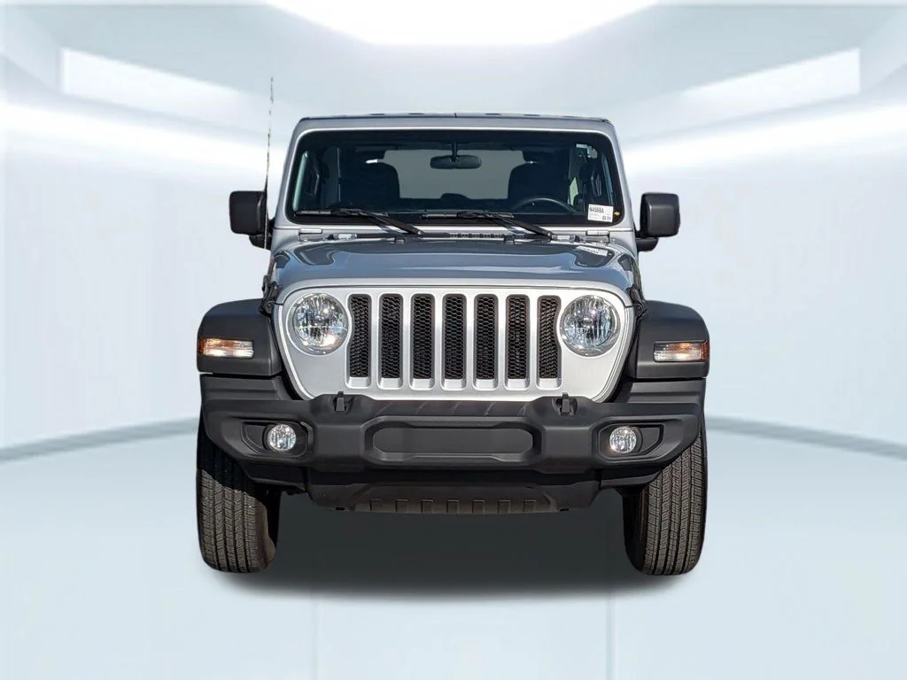 Used 2023 Silver Jeep Sport image 10