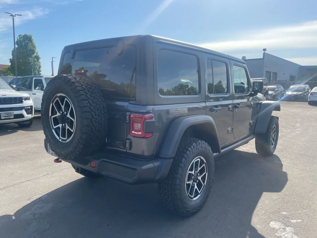New 2026 Granite Crystal Metallic Clear-Coat Exterior Paint Jeep Rubicon image 6