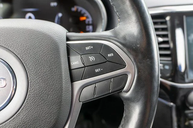 Used 2022 White Jeep Limited image 26