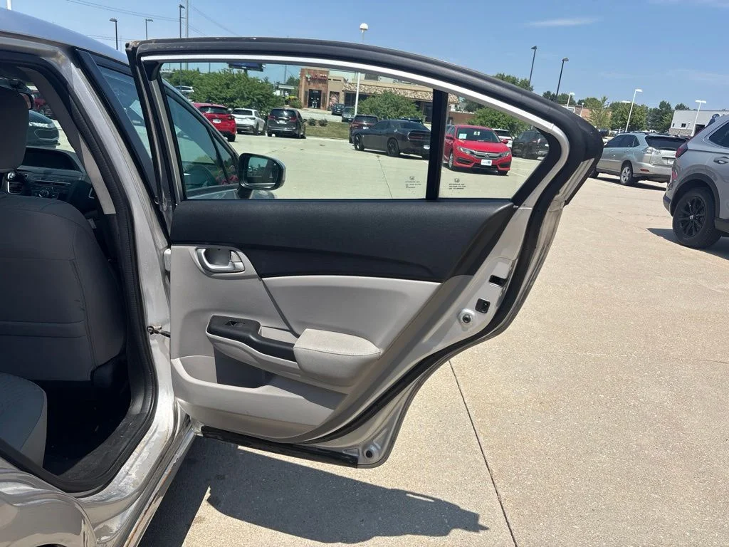 Used 2014 Silver Honda LX image 25