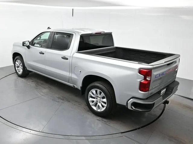 Used 2022 SILVER ICE METALLIC Chevrolet Custom image 34