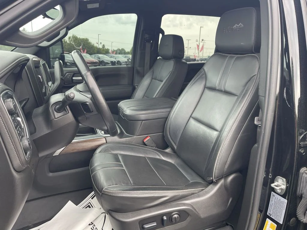 Used 2023 Black Chevrolet High Country image 11