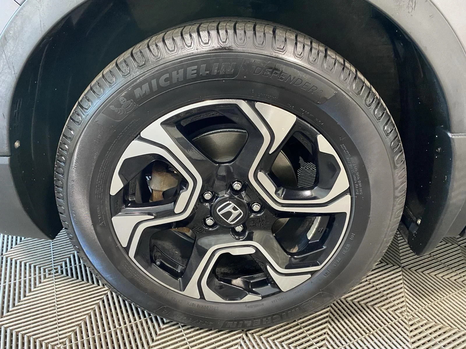 Used 2019 Modern Steel Metallic Honda Touring image 11