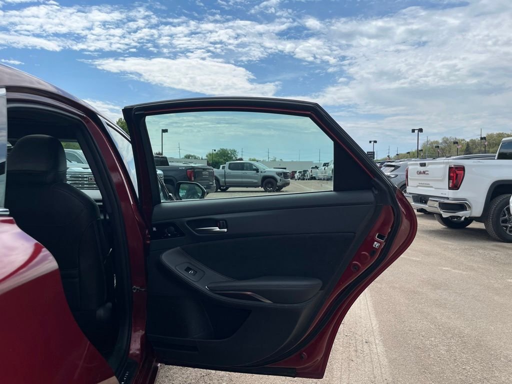 Used 2019 Pearl Toyota XSE image 31