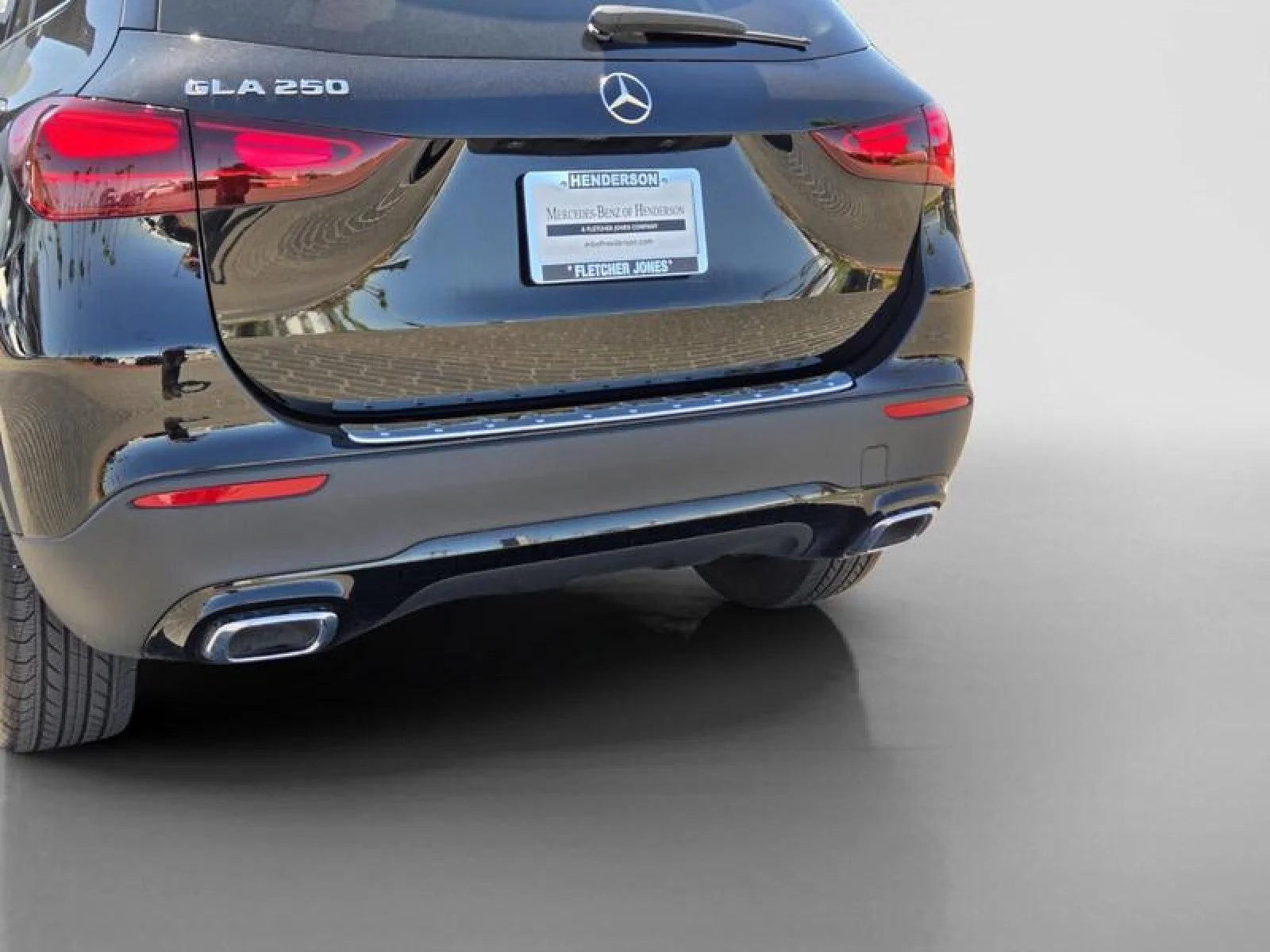 Used 2026 Cosmos Black Metallic Mercedes-Benz GLA 250 image 4
