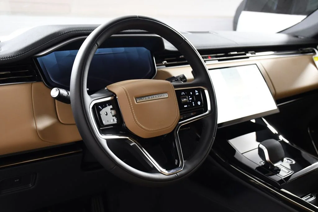 New 2026 Fuji White Land Rover SE image 13