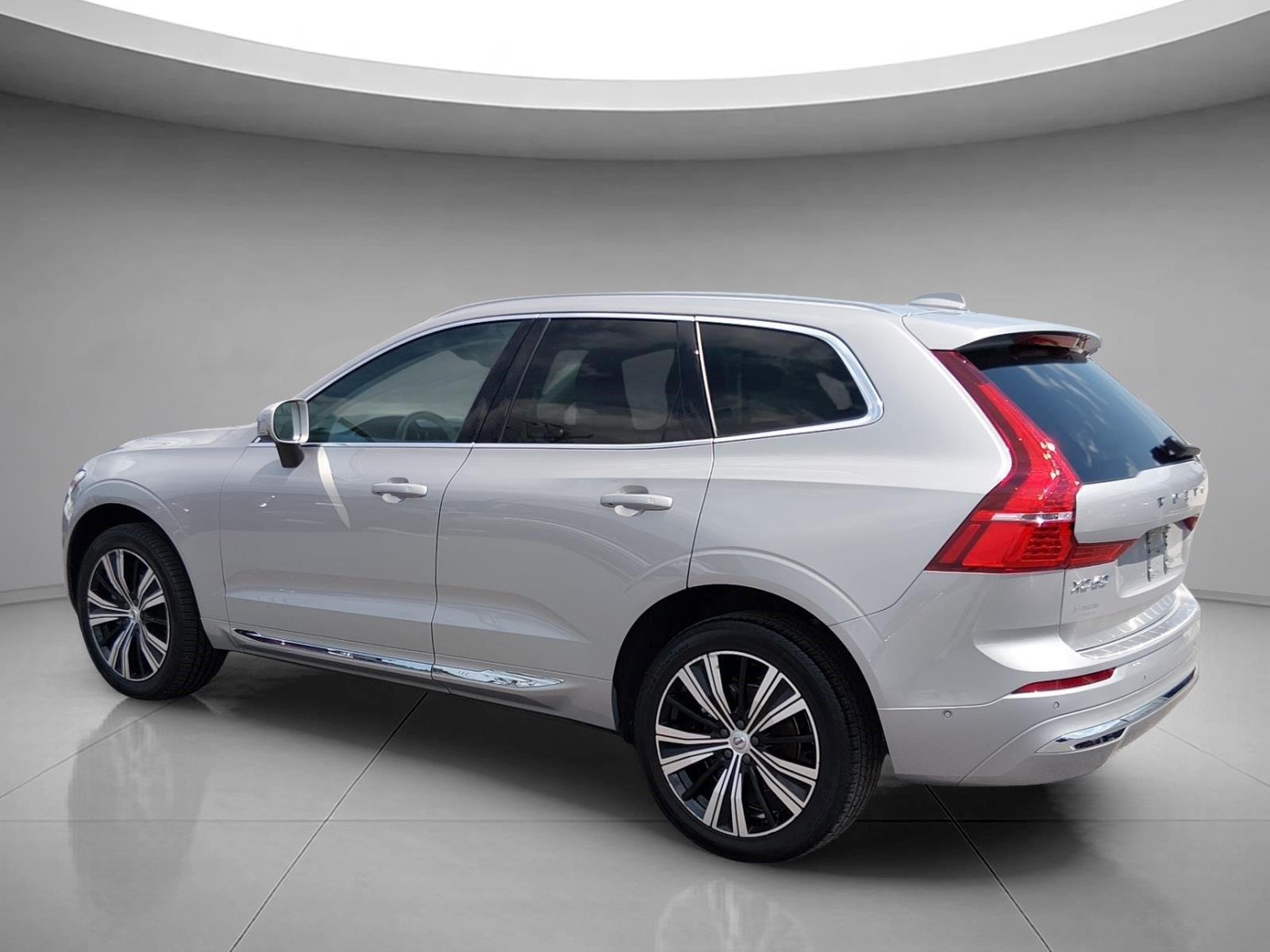 Used 2022 Silver Dawn Metallic Volvo Inscription image 3