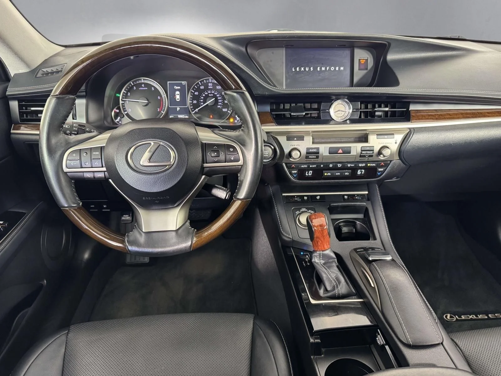 Used 2016 White Lexus 350 image 3