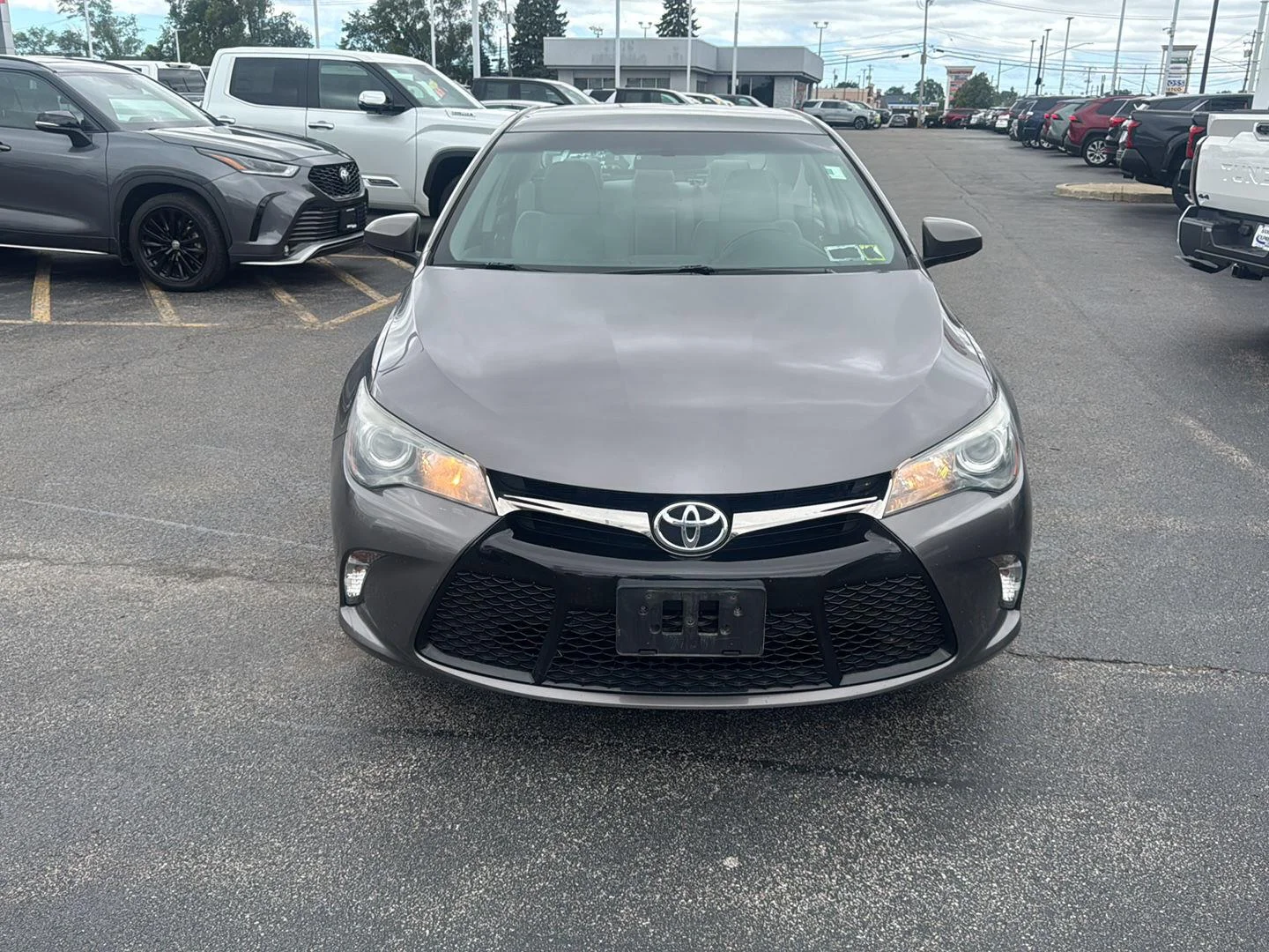 Used 2016 Predawn Gray Mica Toyota SE image 2