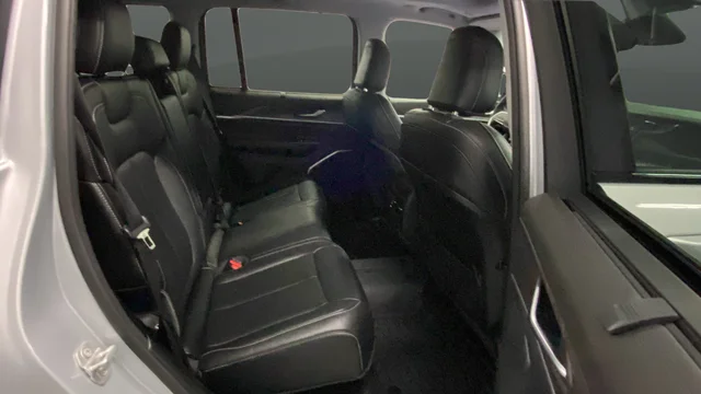 Used 2024 Silver Jeep 4xe image 23