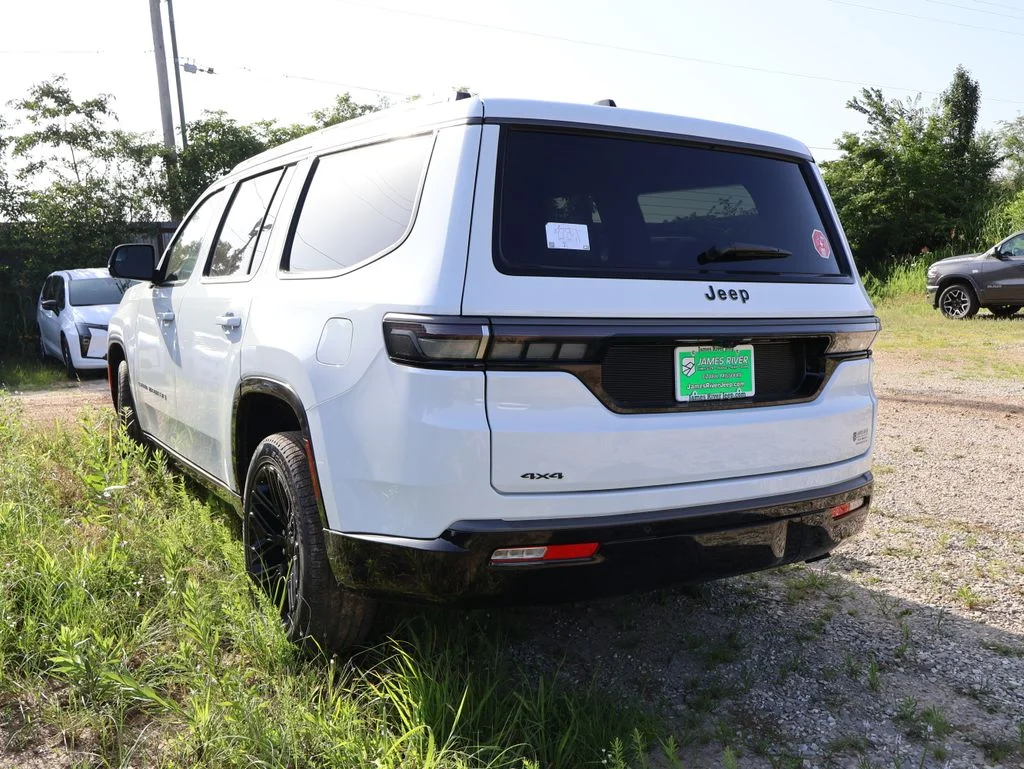 New 2026 Bright White Clear-Coat Exterior Paint Jeep Limited Reserve image 23