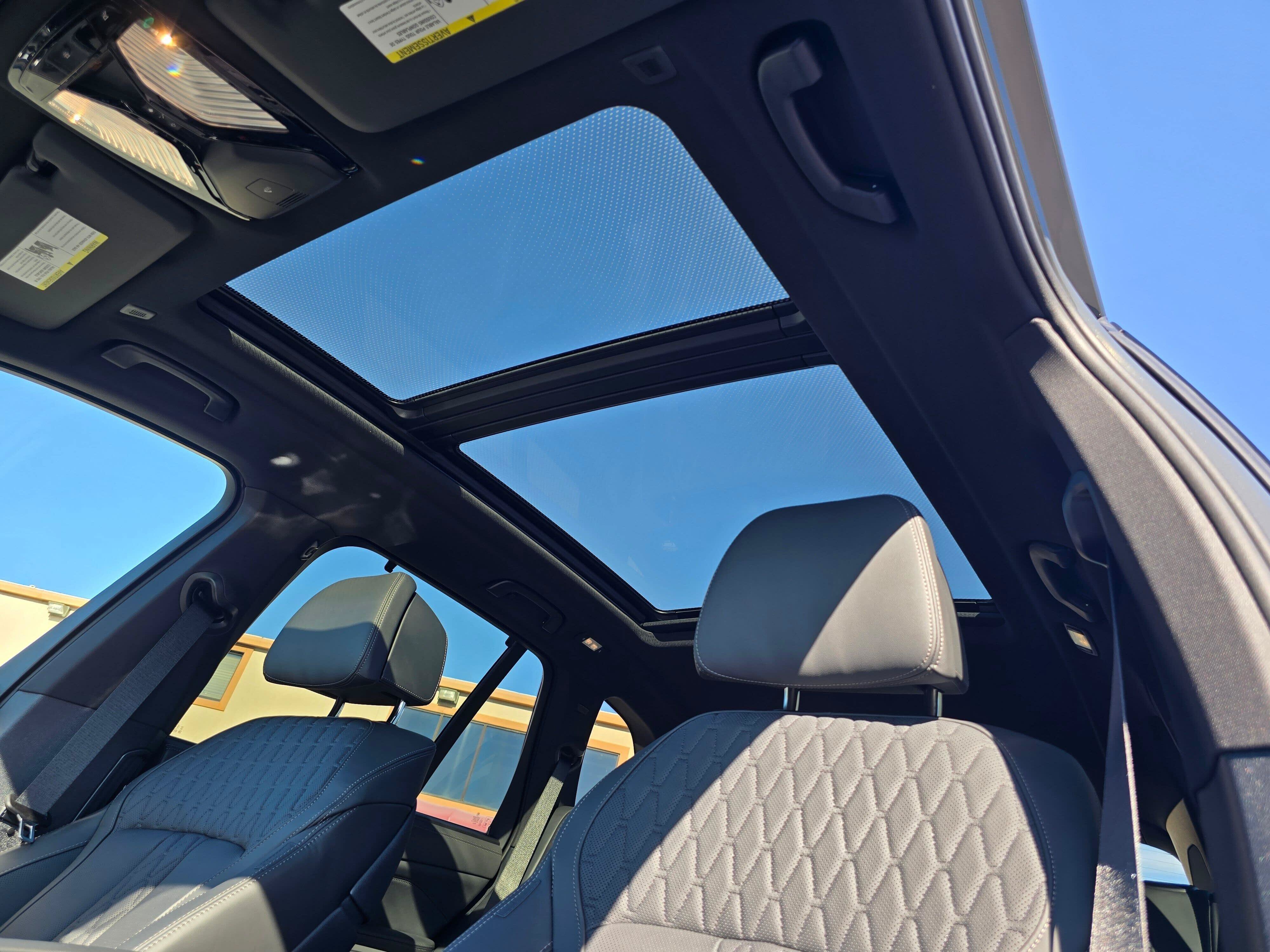 New 2026 Dravit Grey Metallic BMW xDrive50e image 27