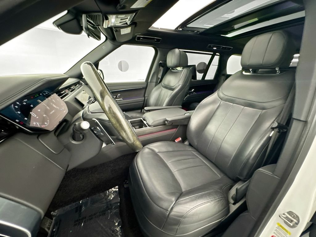 Used 2023 White Land Rover Autobiography image 21