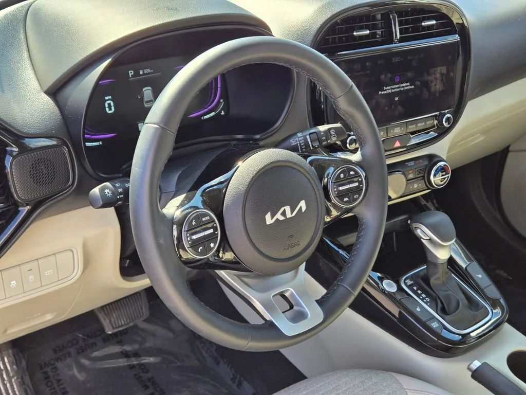 Used 2025 Snow White Pearl Kia EX image 20