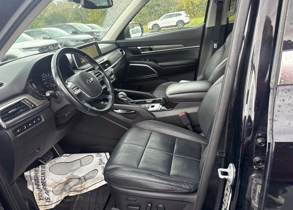 Used 2020 Black Kia SX image 9