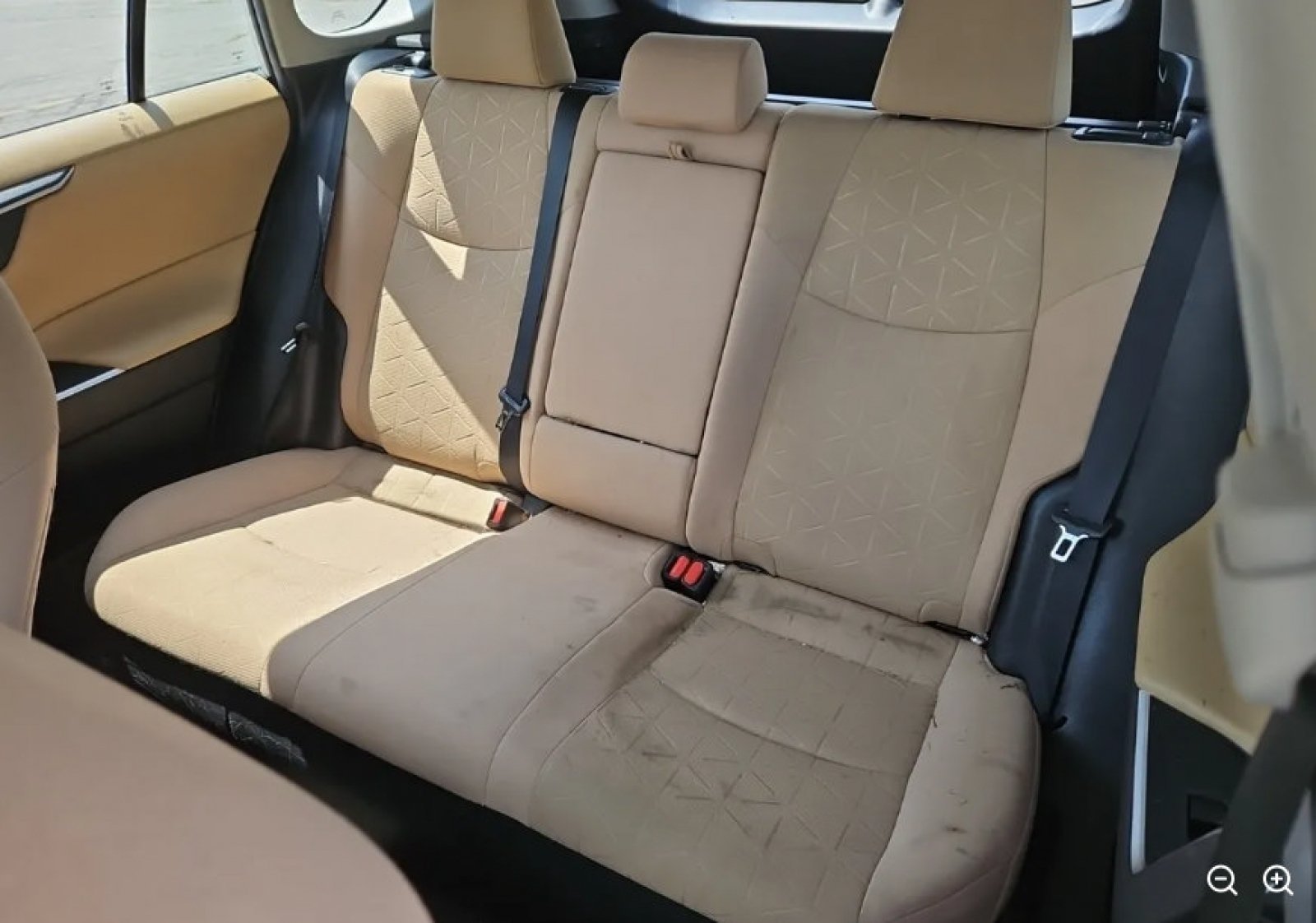 Used 2021 Super White Toyota Hybrid XLE image 9
