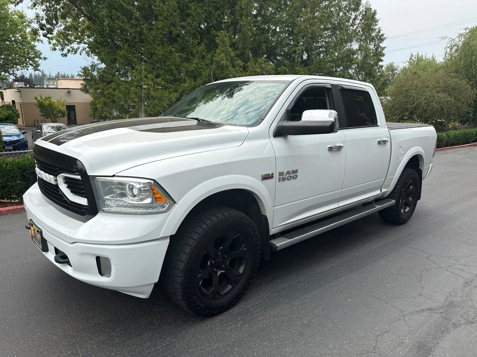 Used 2014 Bright White Clearcoat Ram Laramie image 8