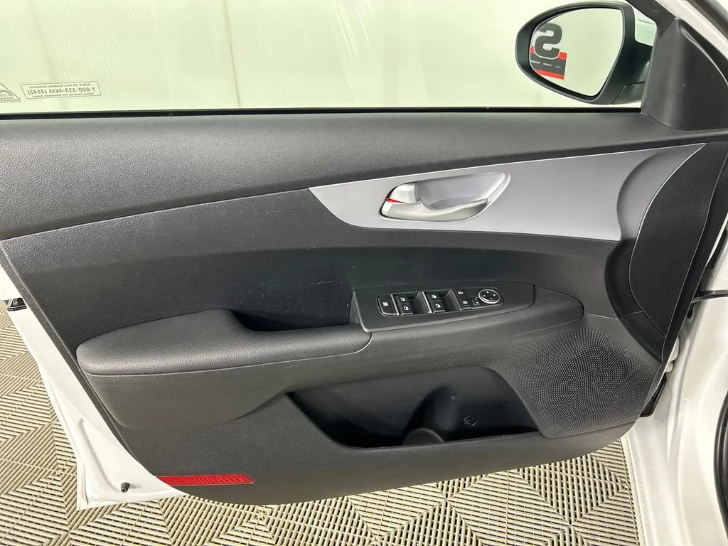 Used 2024 White Kia LXS image 11