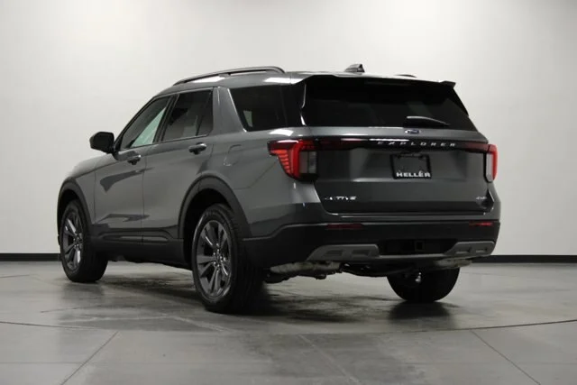 New 2026 Carbonized Gray Metallic Ford Active image 31