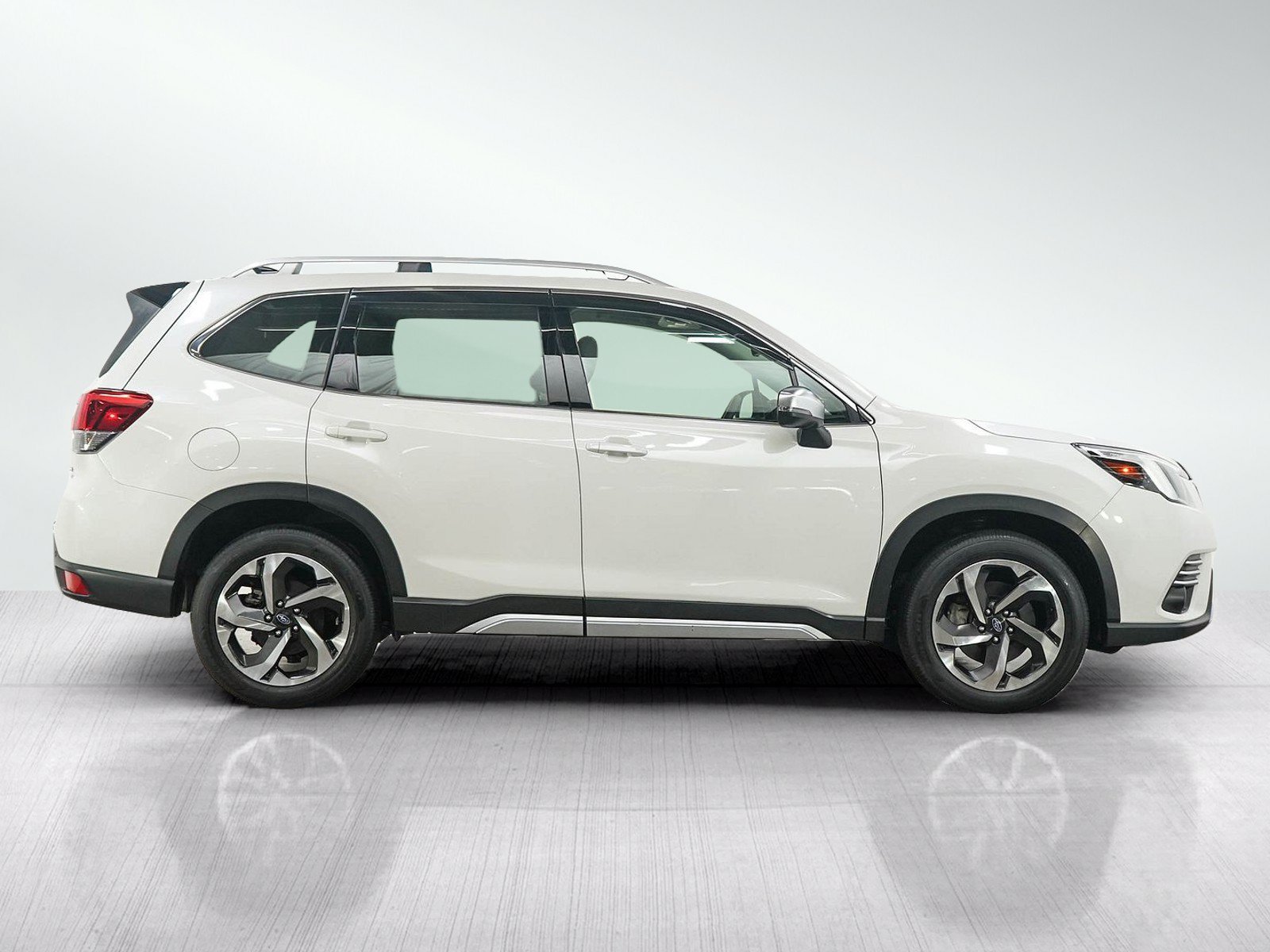 Used 2024 Crystal White Pearl Subaru Touring image 6