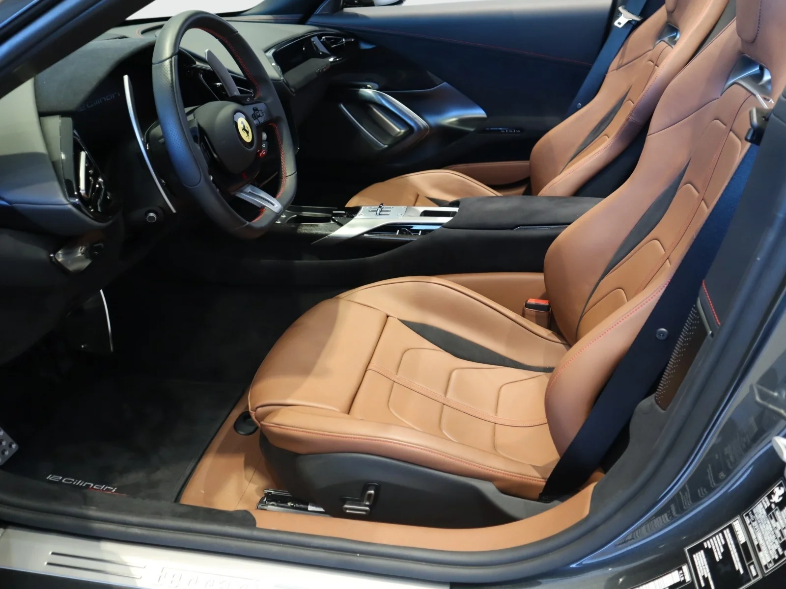 Used 2026 Grigio Silverstone Ferrari Spider image 19