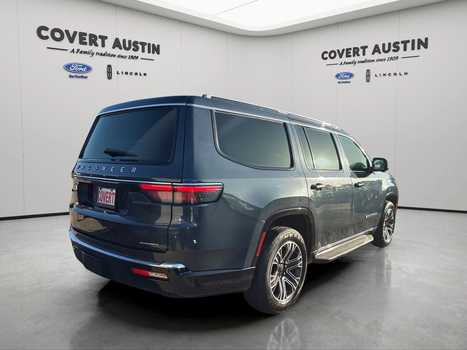 Used 2024  Jeep Series II image 5