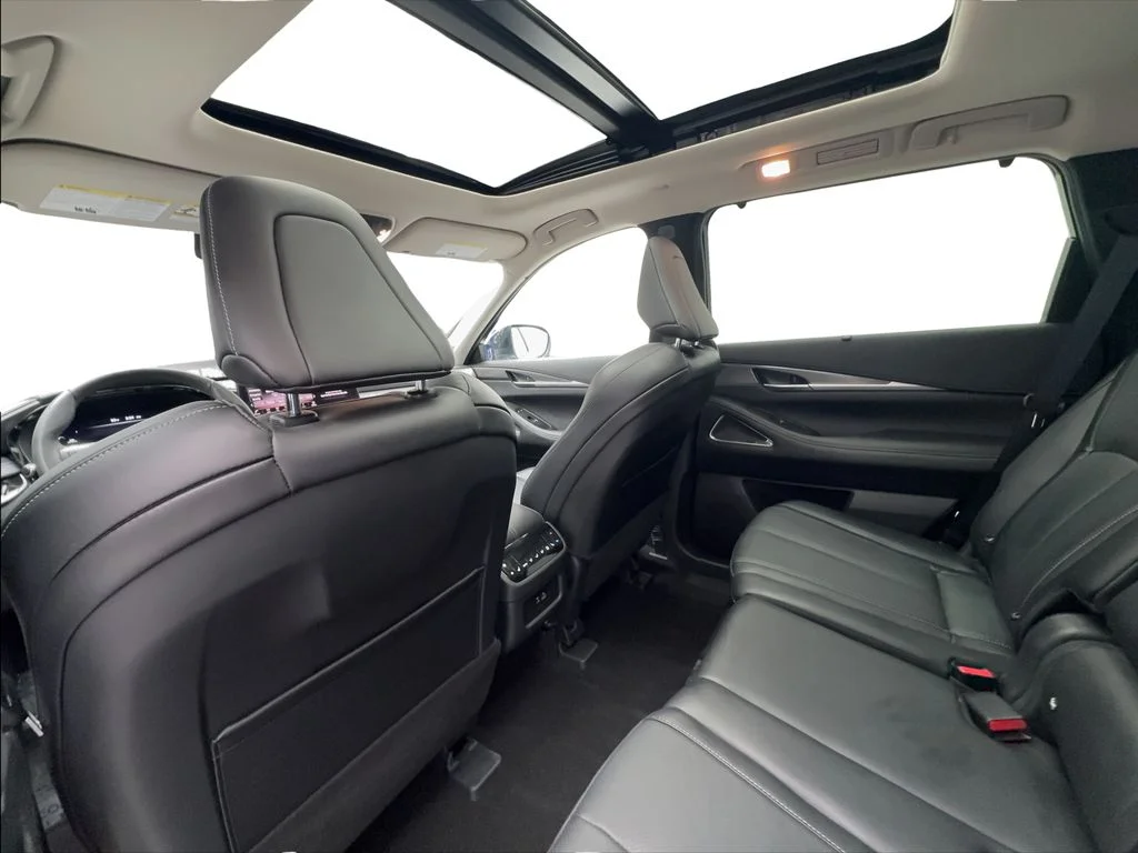 Used 2025 Gray INFINITI LUXE image 25