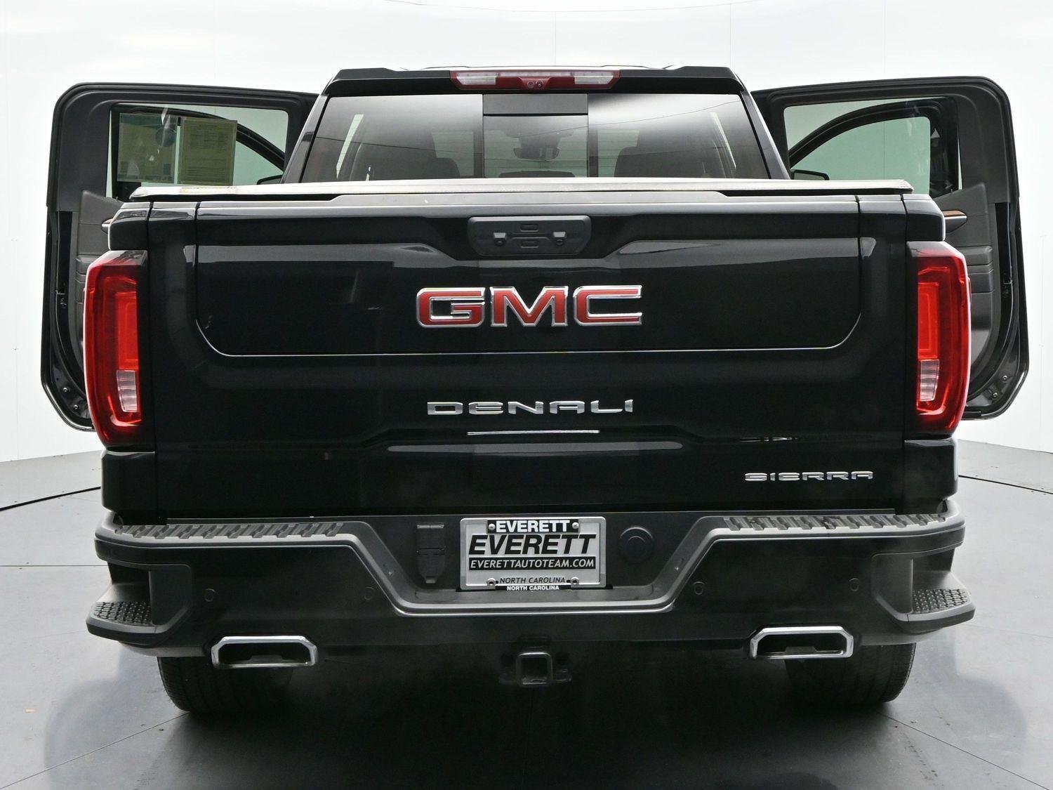Used 2025 Onyx Black GMC Denali image 45