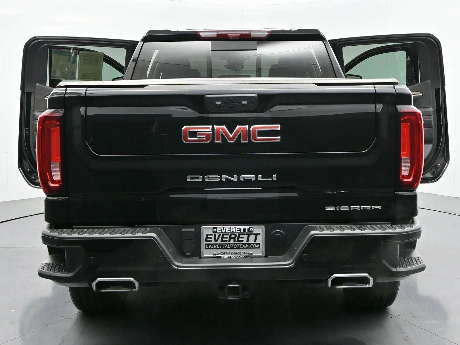 Used 2025 Onyx Black GMC Denali image 45