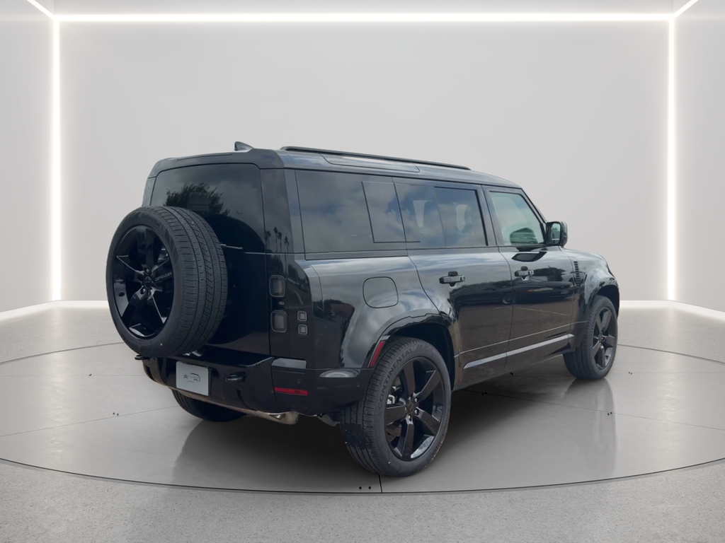 New 2026 Santorini Black Land Rover X-Dynamic SE image 5