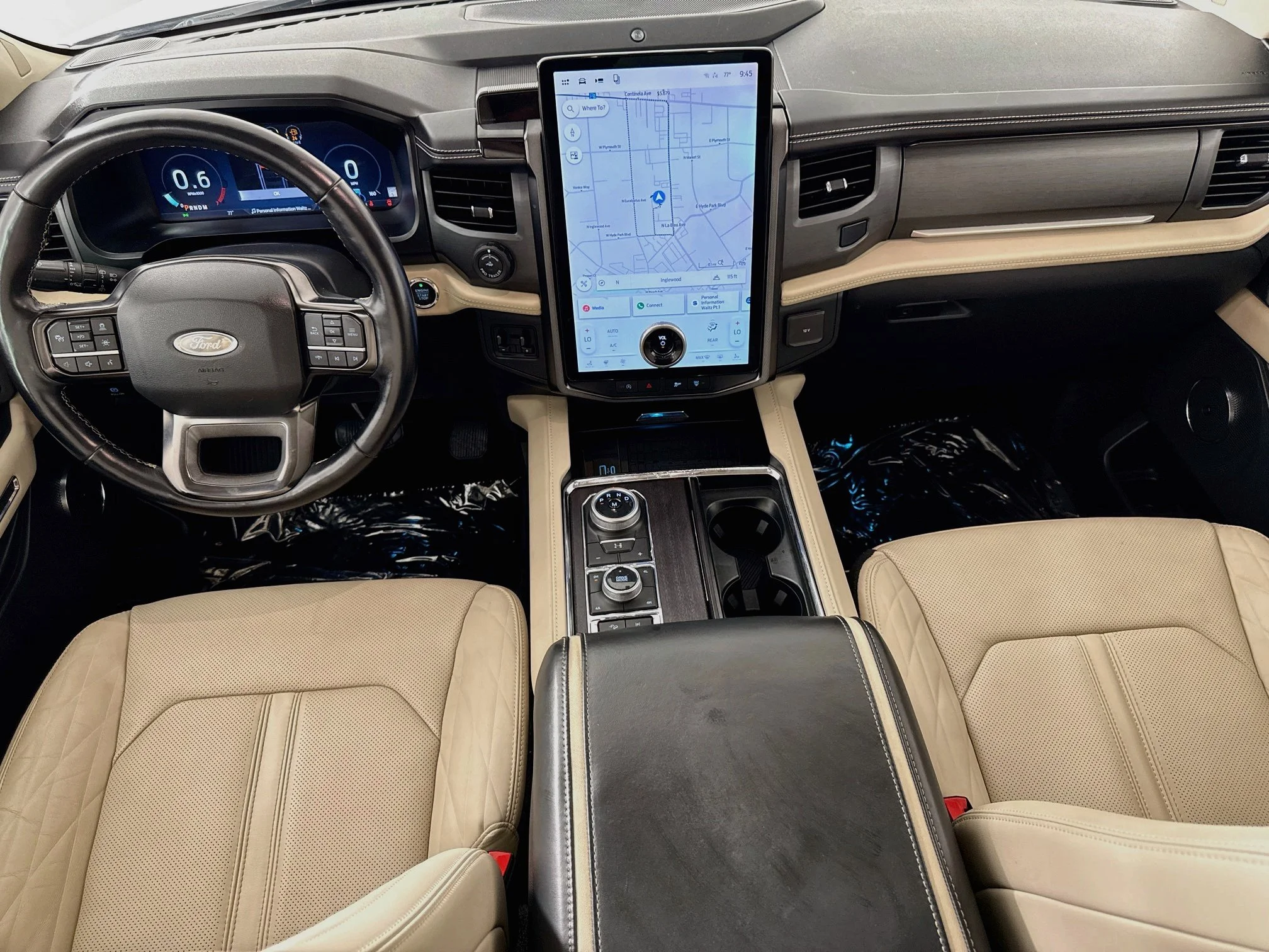 Used 2023  Ford Platinum image 26